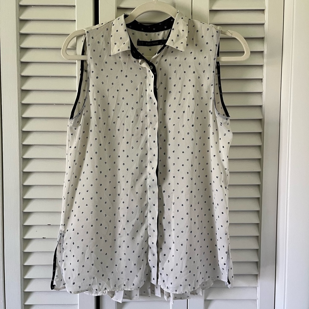 Zara Basic Sleeveless Blouse with Pleats and Collar Size Extra Small